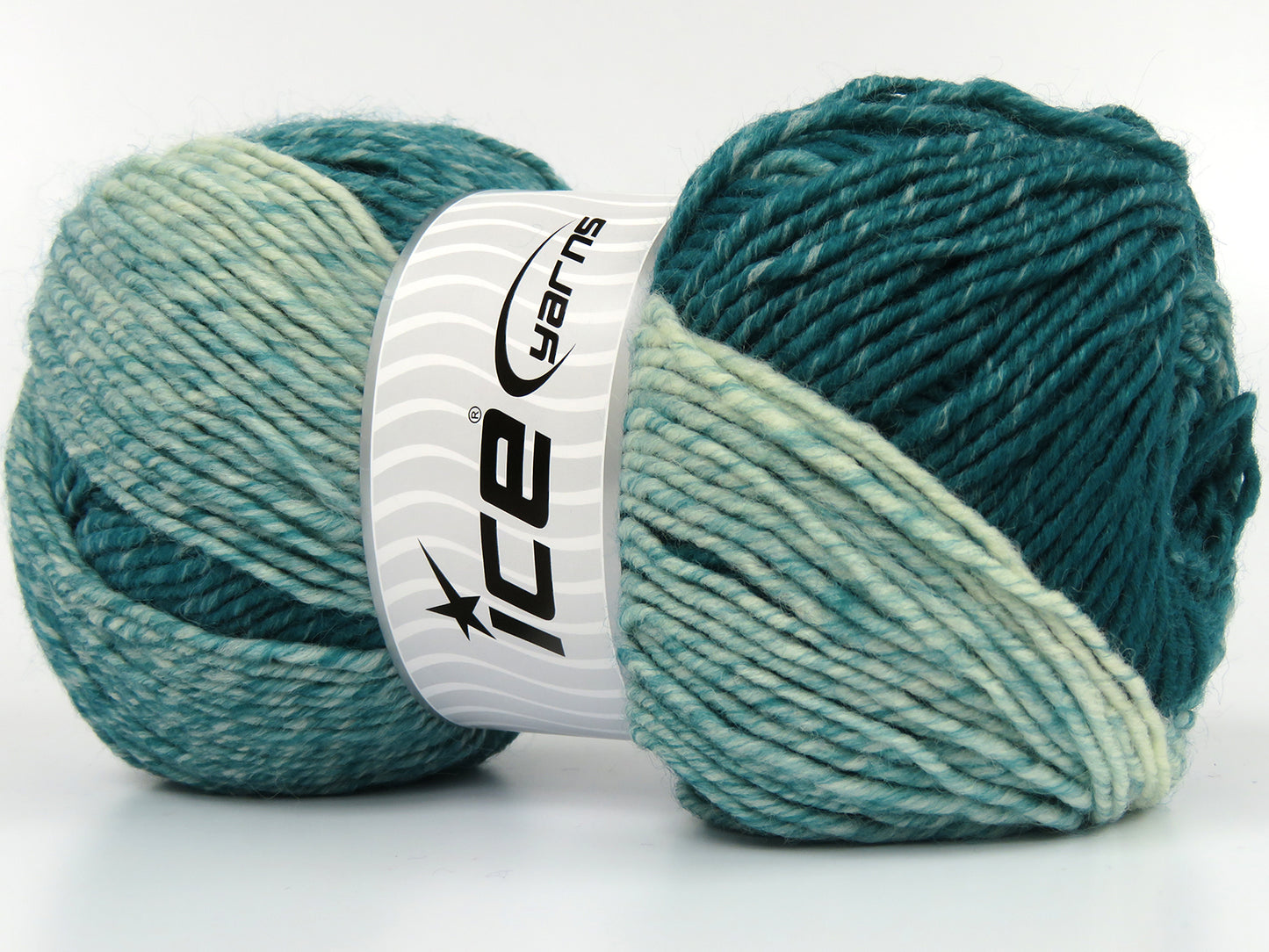 Lot of 2 x 130gr Skeins Ice Yarns COVINGTON (25% Wool) Yarn Emerald Green Cream