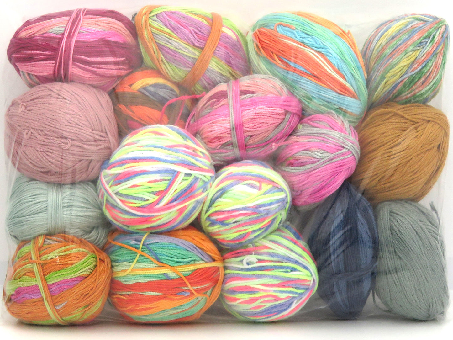 Mixed Lot Multicolor Leftover Yarns fnt2-85022