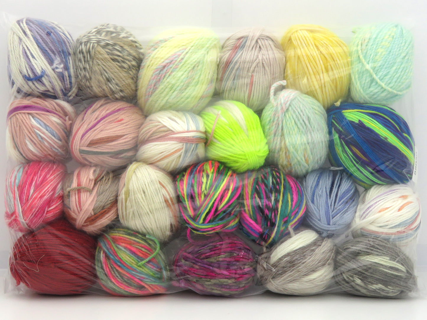 Mixed Lot Leftover Yarns 85030