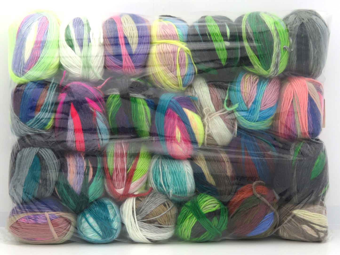 Mixed Lot Multicolor Leftover Yarns fnt2-85034