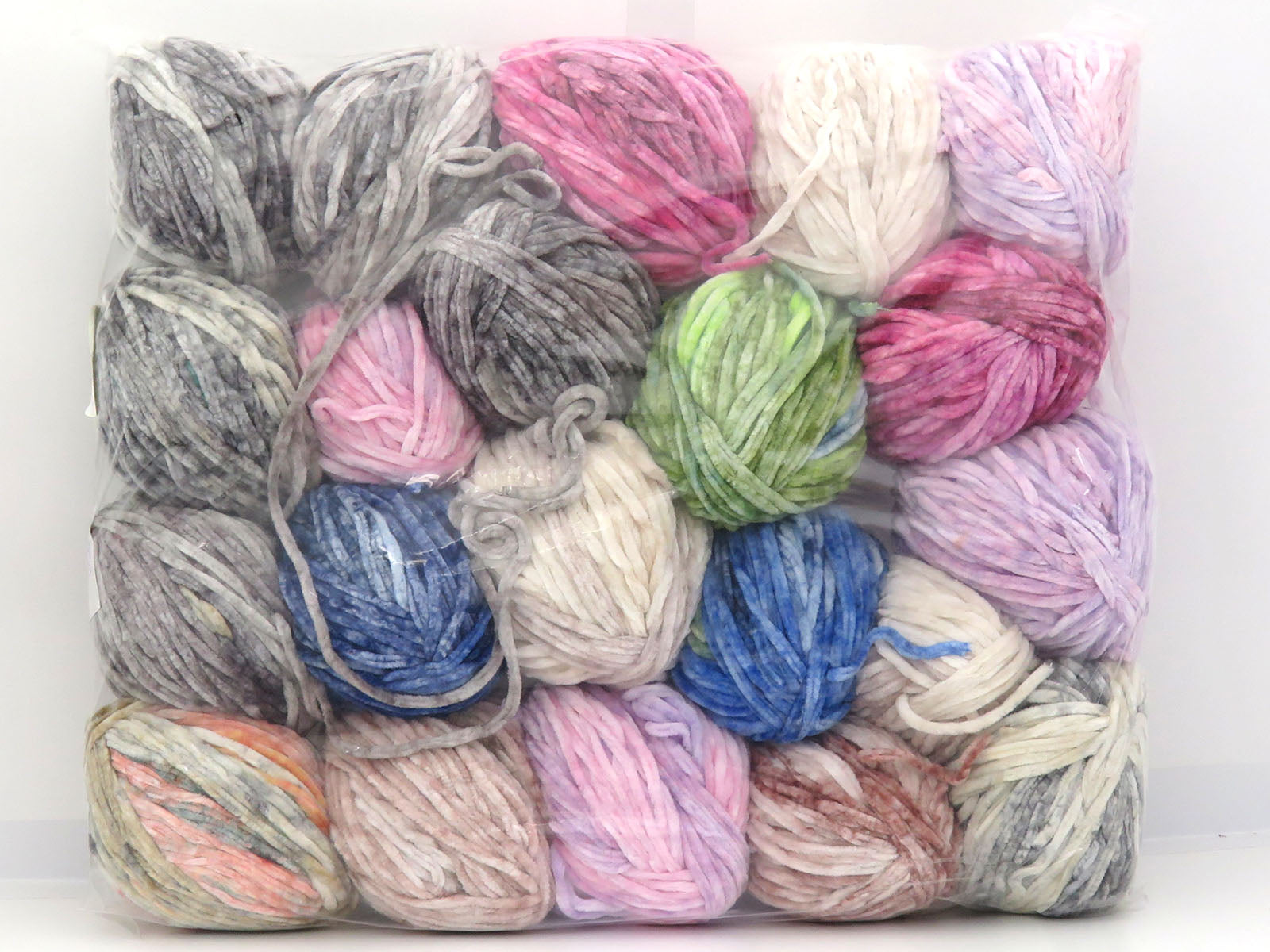 Mixed Lot Multicolor Leftover Chenille Splash Yarns fnt2-83422