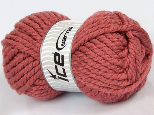 Chunky acrylic yarn for fast, cozy winter projects