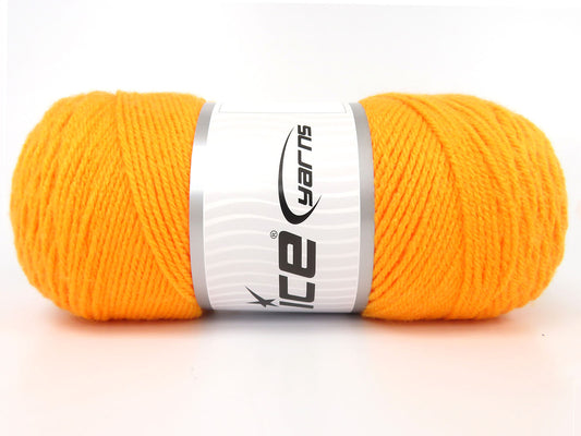 Saver DK acrylic yarn: big yardage, everyday value