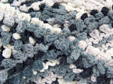 Ice Yarns Boucleron-Kette – Weiß, Beige, Grau, Schwarz – 50 % Acryl, 50 % Polyamid