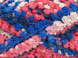 Ice Yarns Boucleron-Kette – Weiß, Lachs, Blautöne – 50 % Acryl, 50 % Polyamid