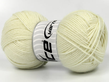 Lot of 4 x 100gr Skeins Ice Yarns FOXBRIDGE (60% Superwash Merino Wool) Yarn Cream