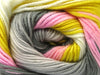 Blanc, nuances de gris, rose, or