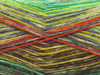 Nuances de vert, orange, bleu, gris, marron