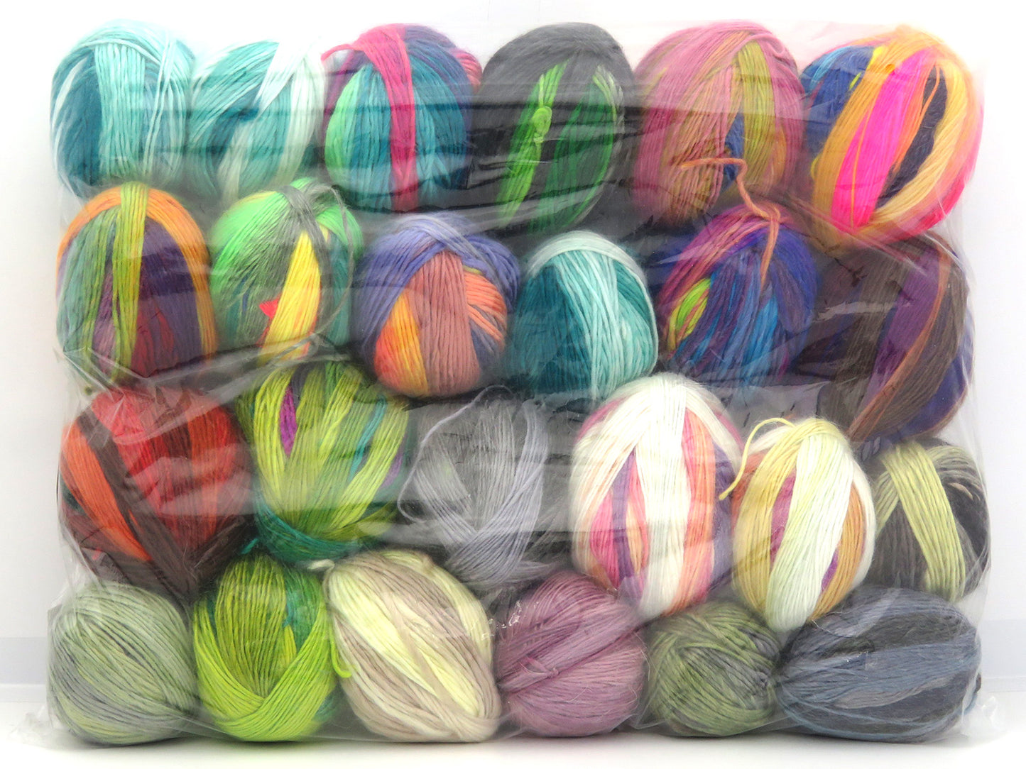 Mixed Lot Multicolor Leftover Yarns fnt2-85032