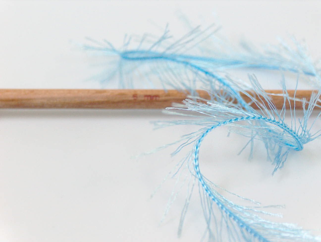 Eyelash Light Blue