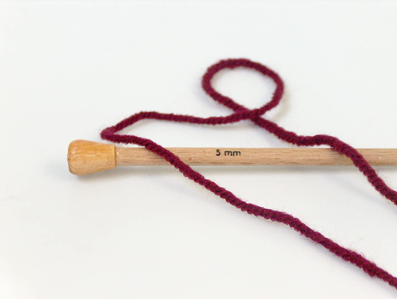 Favorite Burgundy Worsted Sku:fnt2-23728