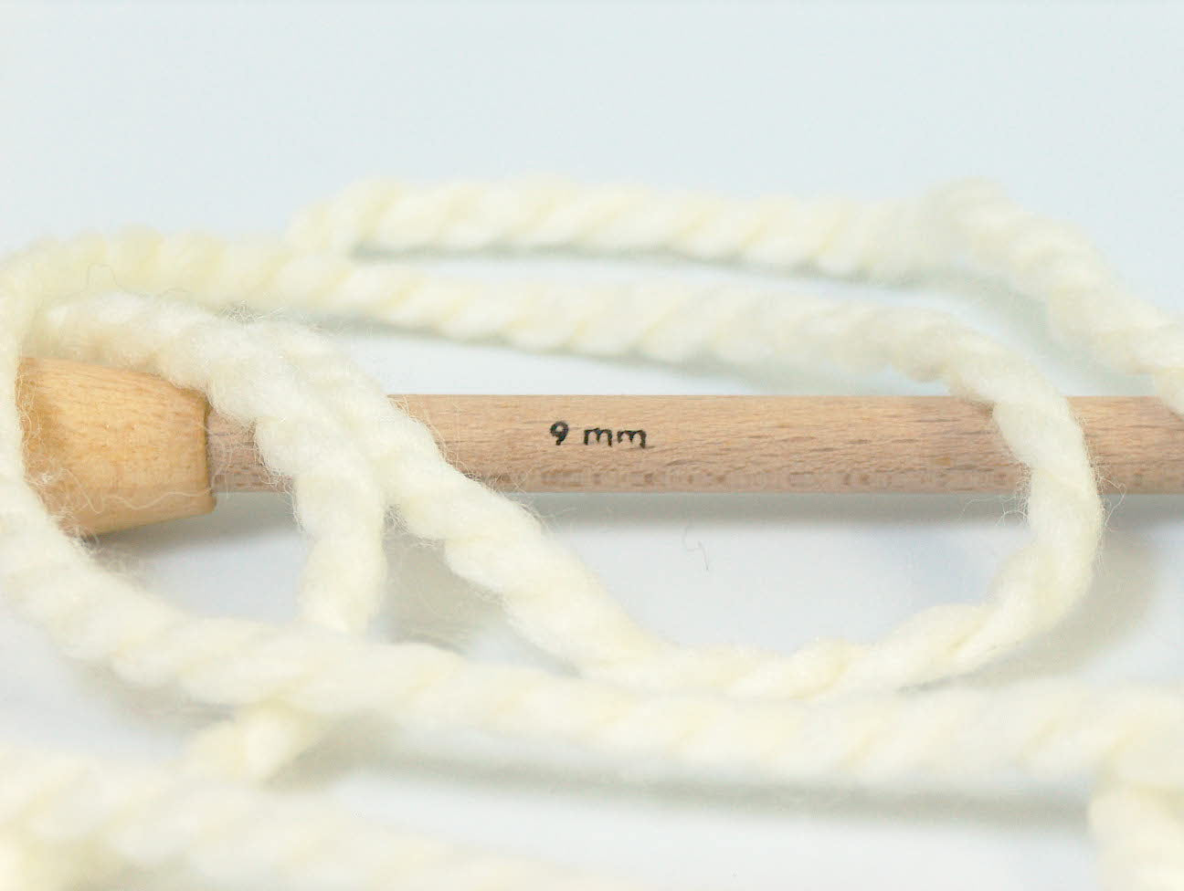 Alpine Cream SuperBulky fnt2-24939