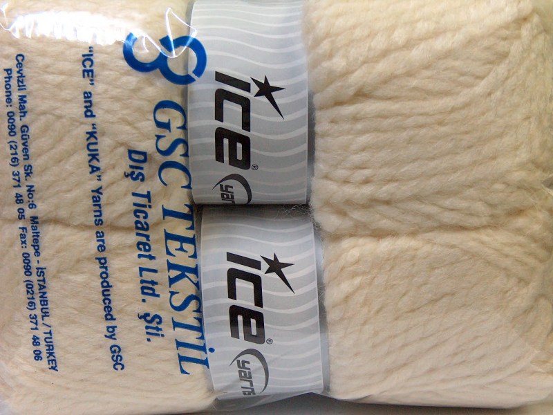 Alpine Alpaca Cream SuperBulky Sku:fnt2-30826