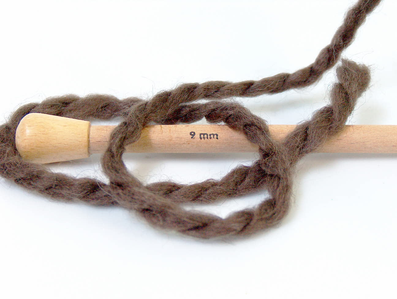 Alpine Alpaca Brown SuperBulky Sku:fnt2-30830