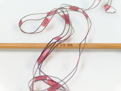 Ladder Rose Pink, Black Trellis Sku:fnt2-34023