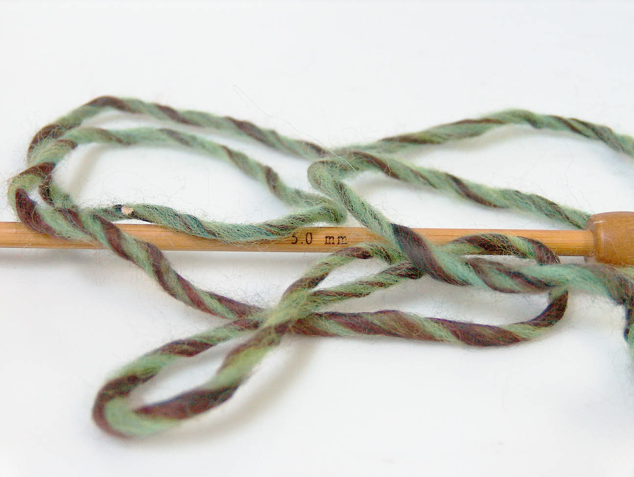 Vivid Wool Green Shades, Blue, Fuchsia, Orange, Black Sku:fnt2-34610