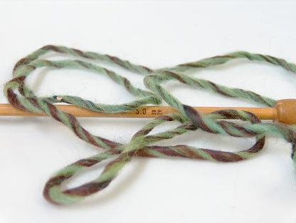 Vivid Wool Green Shades, Blue, Fuchsia, Orange, Black Sku:fnt2-34610