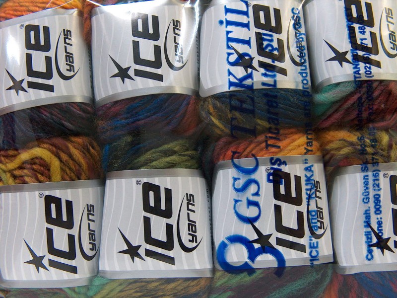 Vivid Wool Green Shades, Blue, Fuchsia, Orange, Black Sku:fnt2-34610