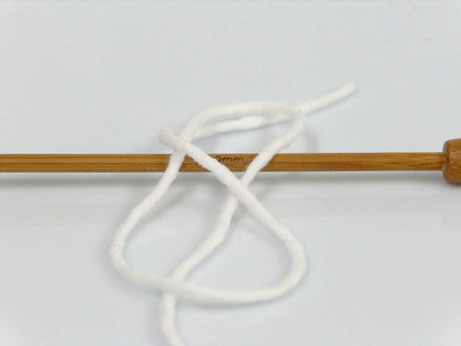 Lorena Worsted White Sku:fnt2-45138