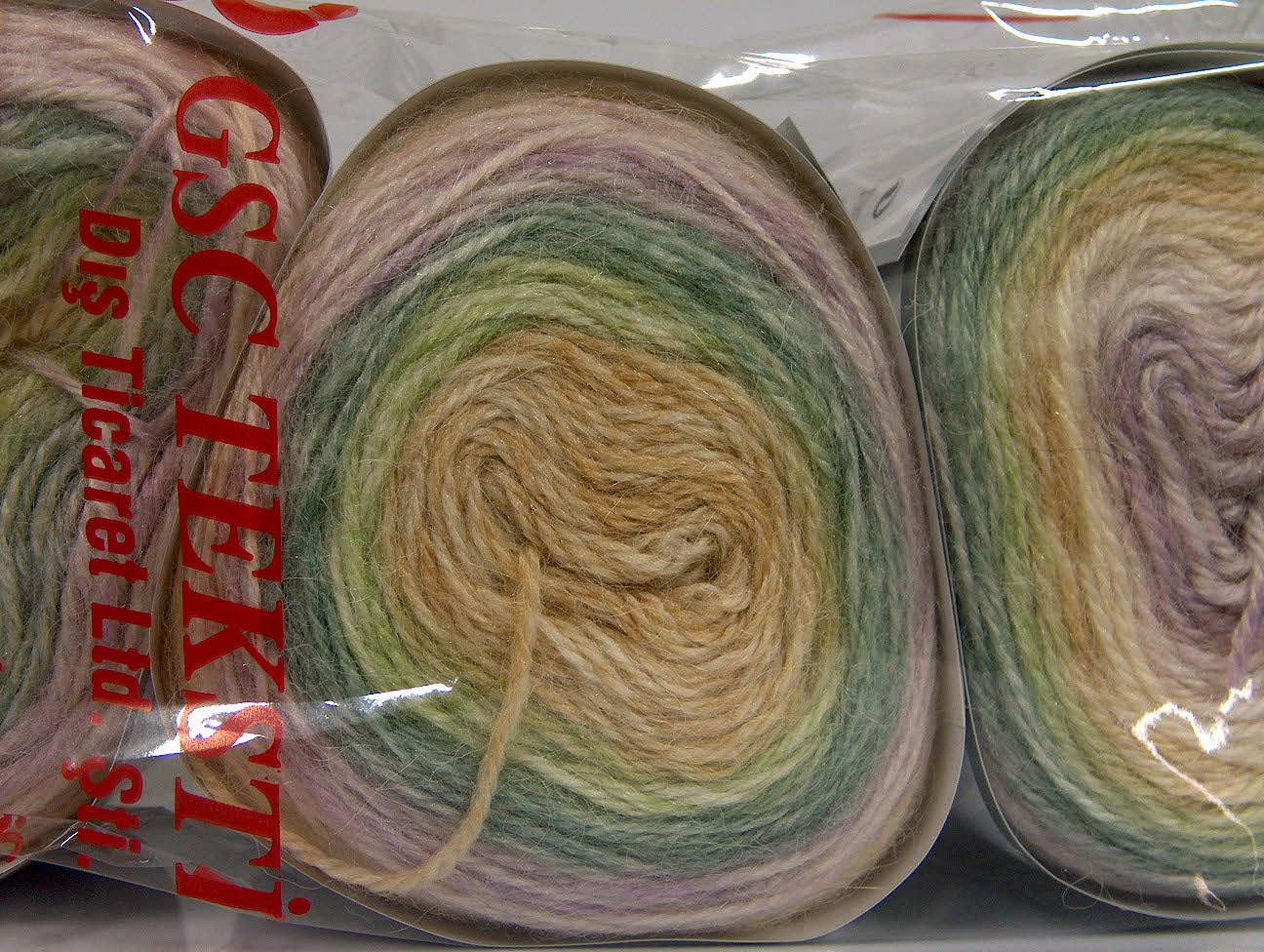 Cakes Alpaca Cream, Gold, Green, Lilac fnt2-63267