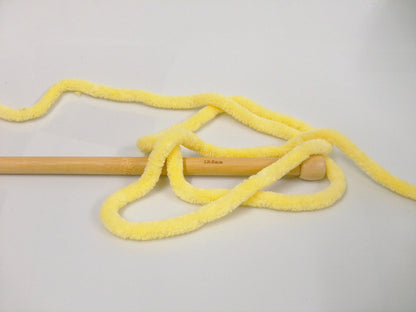 Chenille Superbulky Yellow fnt2-64516