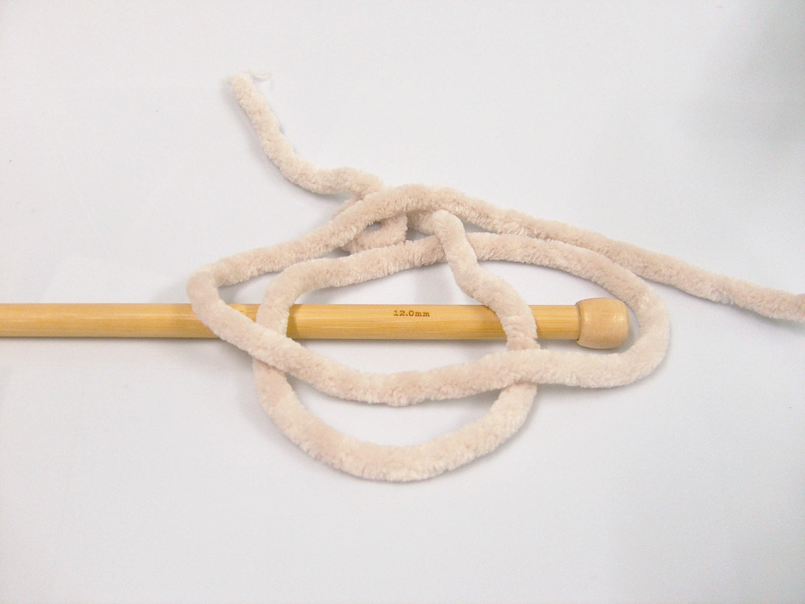 Chenille Superbulky Beige fnt2-64517