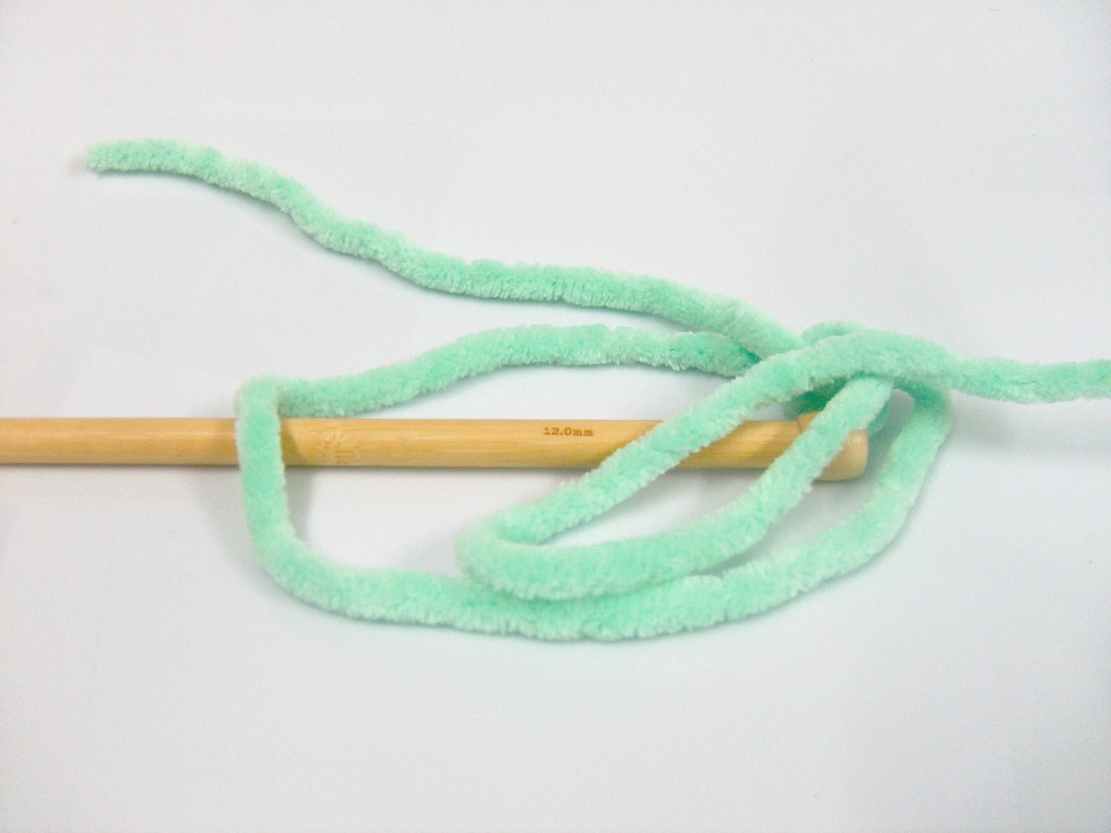 Chenille Superbulky Light Green fnt2-64524