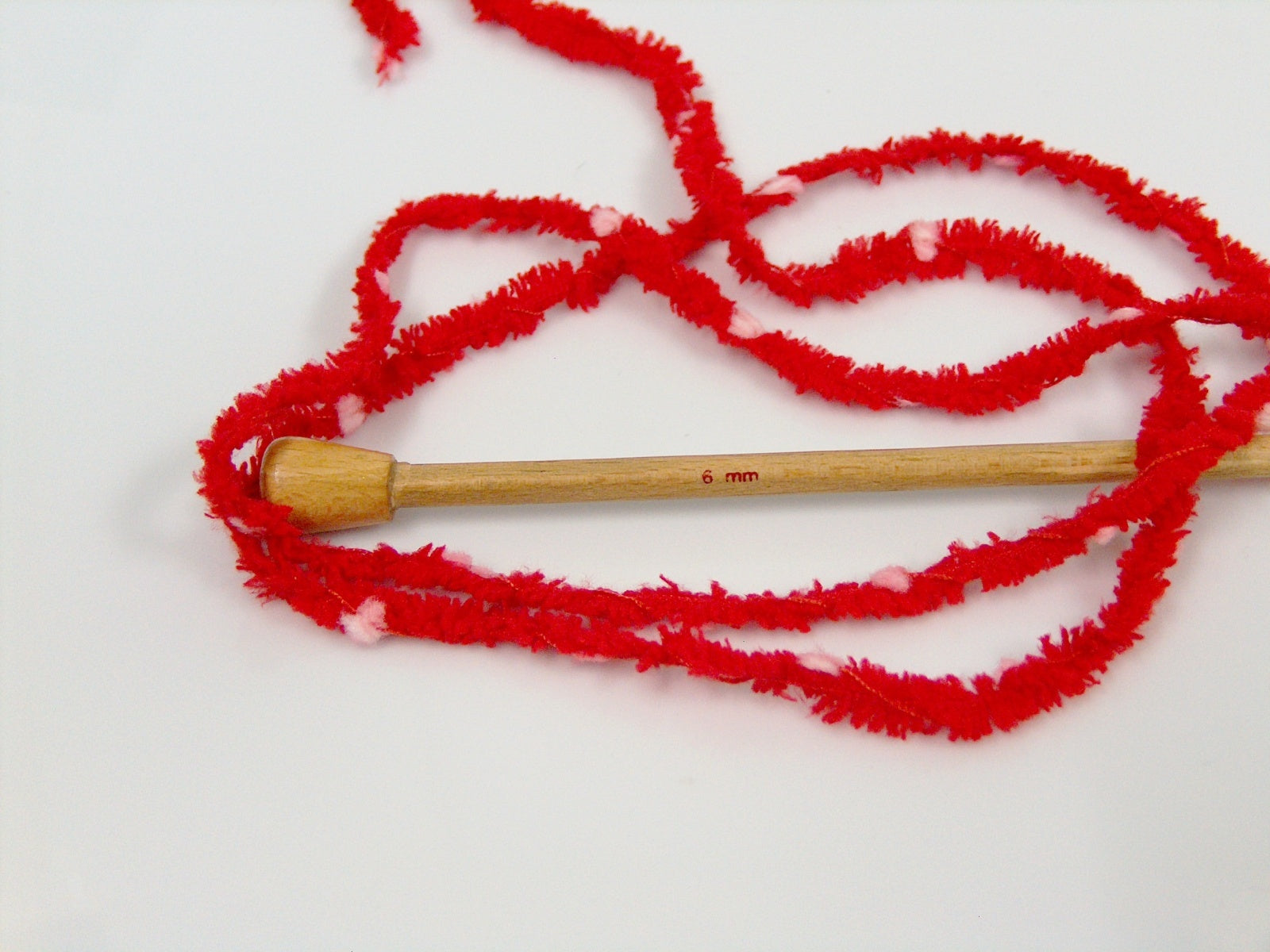 Puffy PomPom Red fnt2-67493