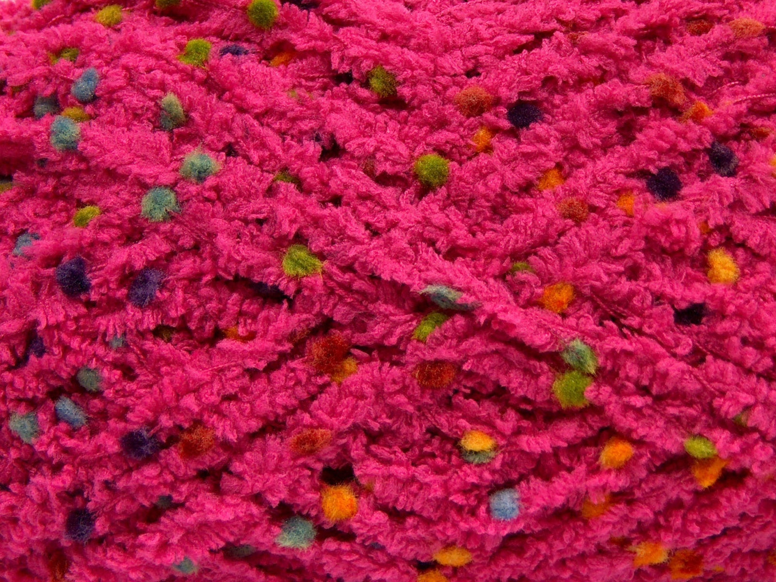 Puffy PomPom Dark Fuchsia fnt2-67498