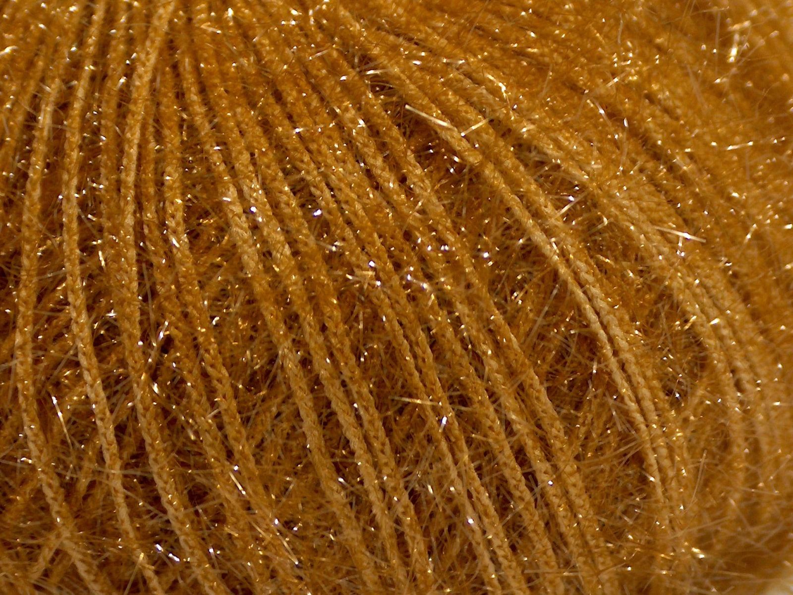 Sparkle Soft Dark Gold fnt2-68306