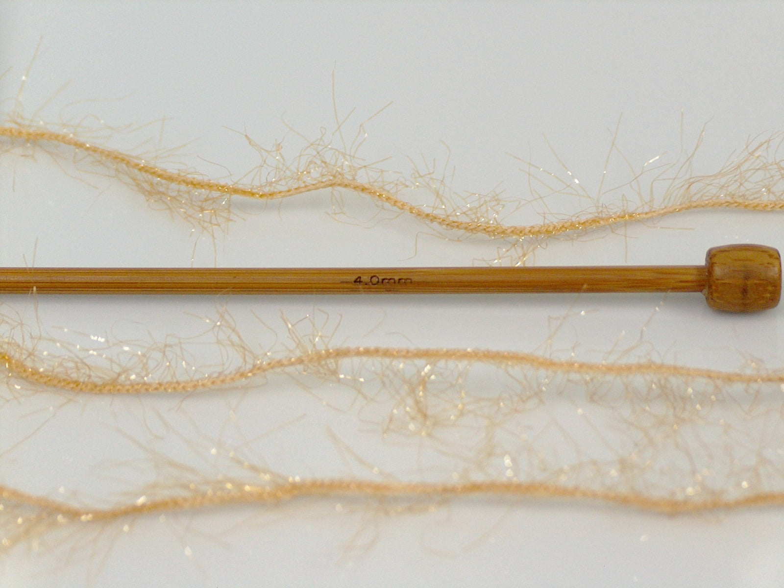 Sparkle Soft Dark Gold fnt2-68306