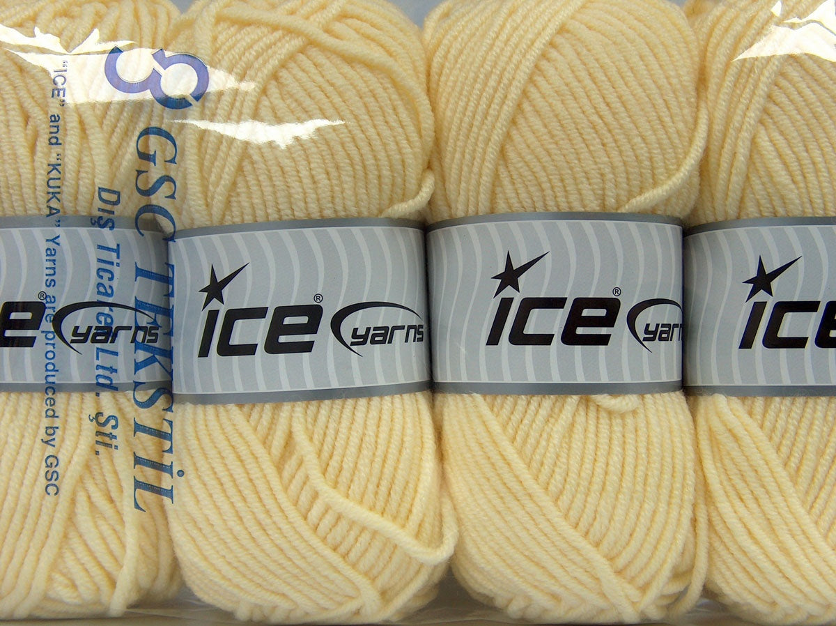 Classic Wool Bulky Light Yellow fnt2-73814