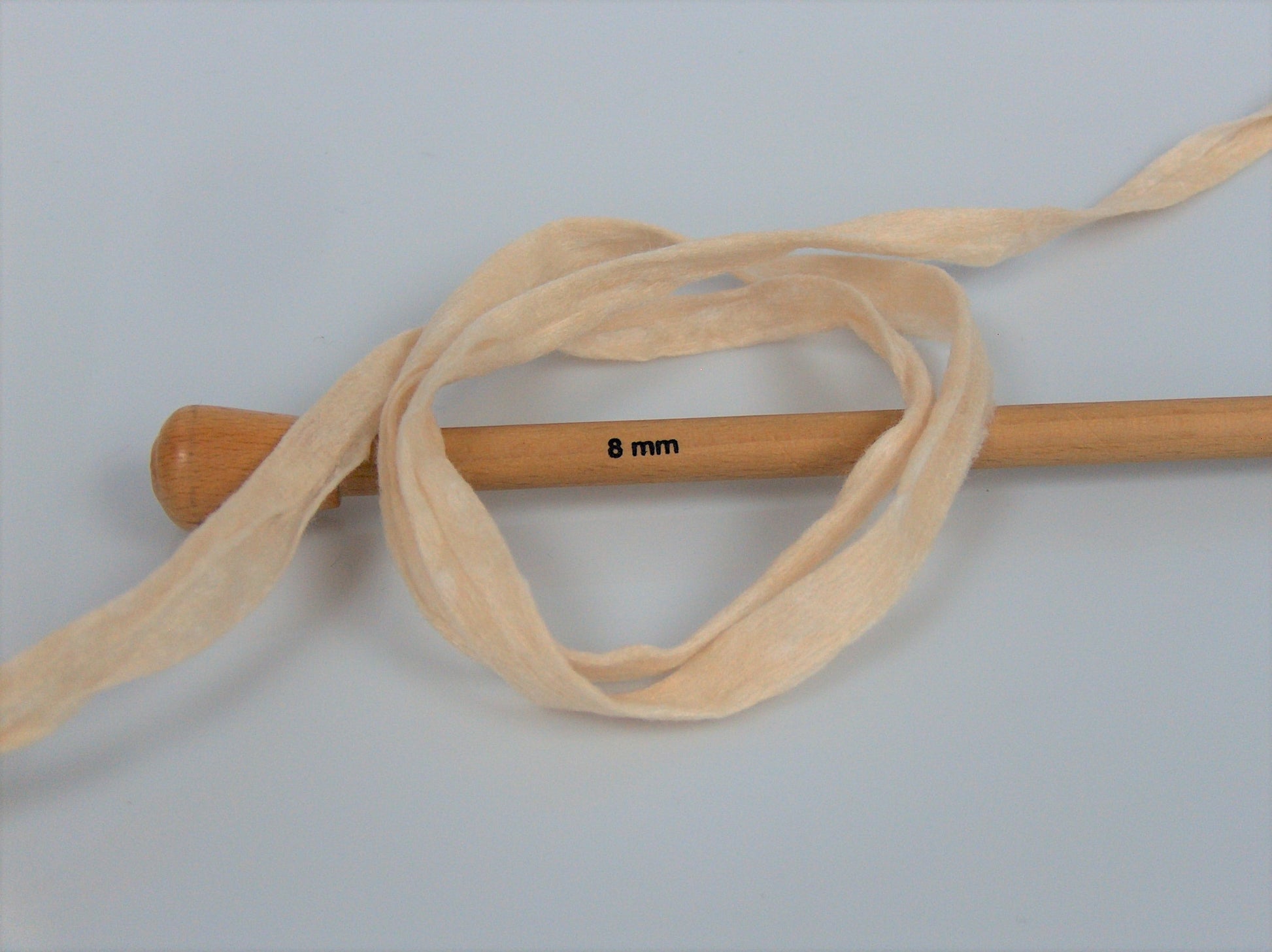 Paper Ribbon Cream fnt2-77149