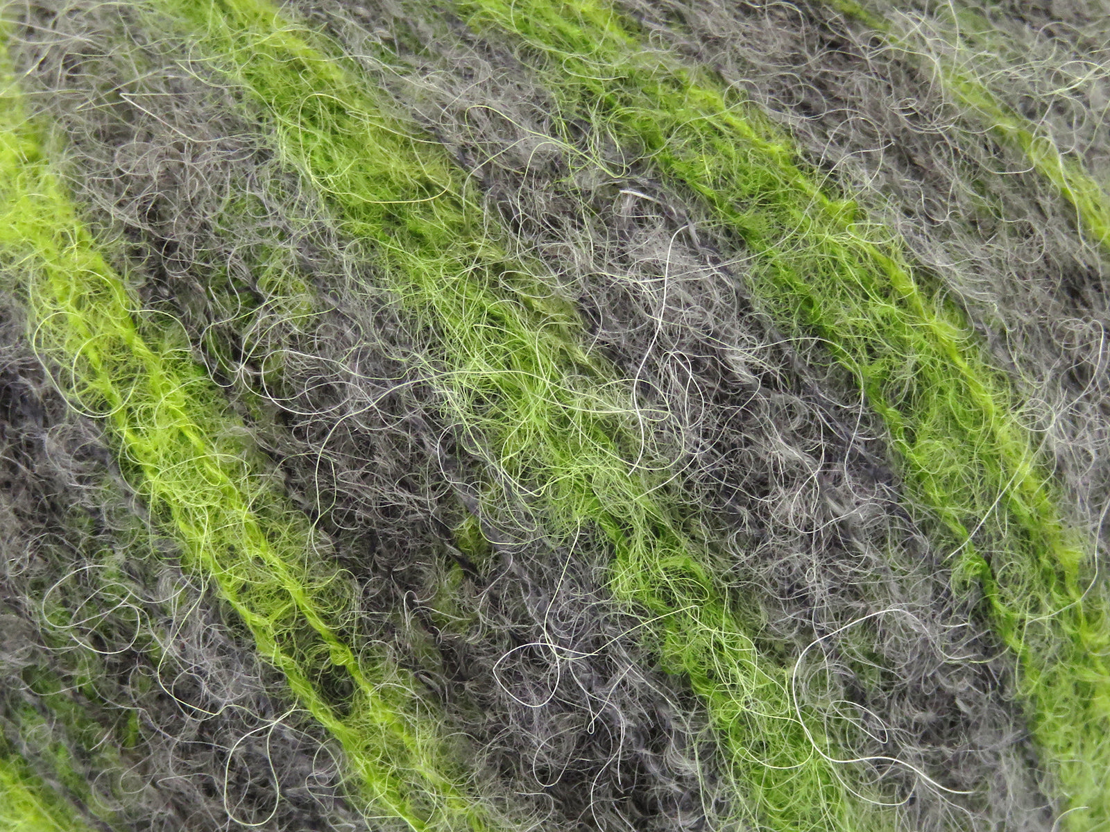 Caress Baby Alpaca Color Green Shades, Grey Shades fnt2-78237