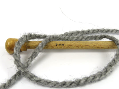 Alpine Alpaca Grey SuperBulky Sku:fnt2-80175