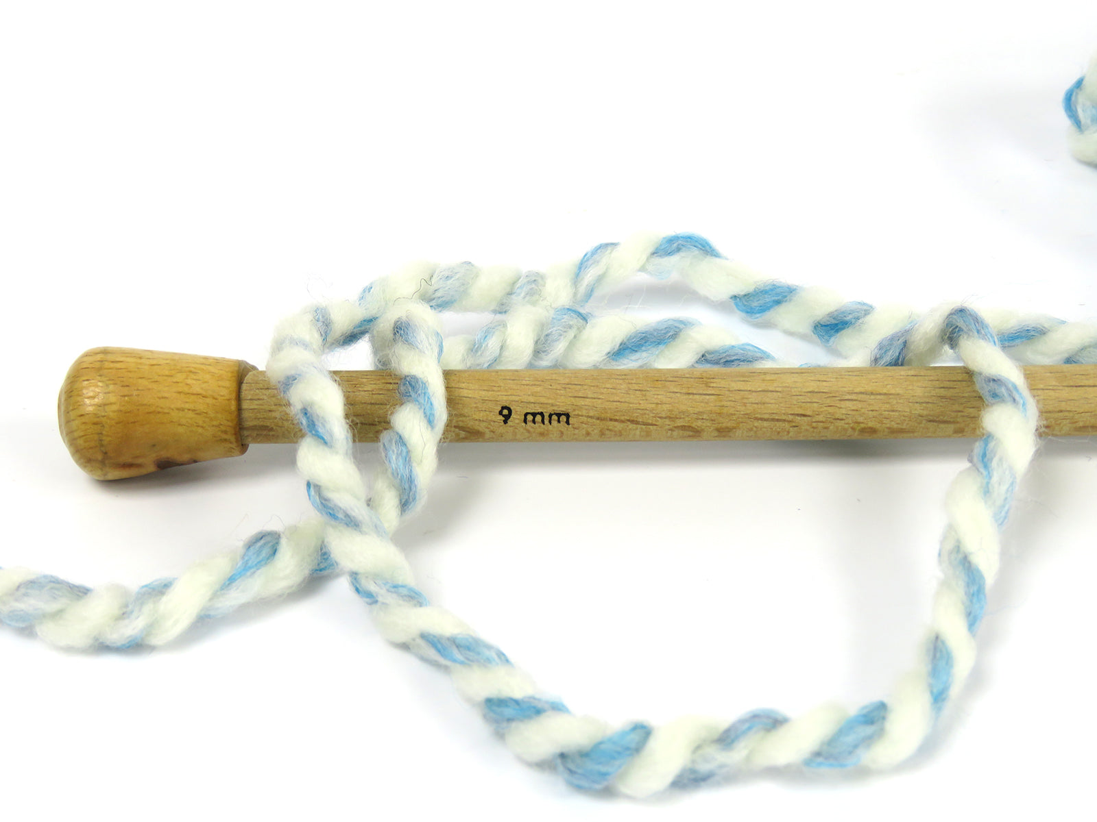 Puzzle Wool Chunky White, Blue Shades fnt2-80290