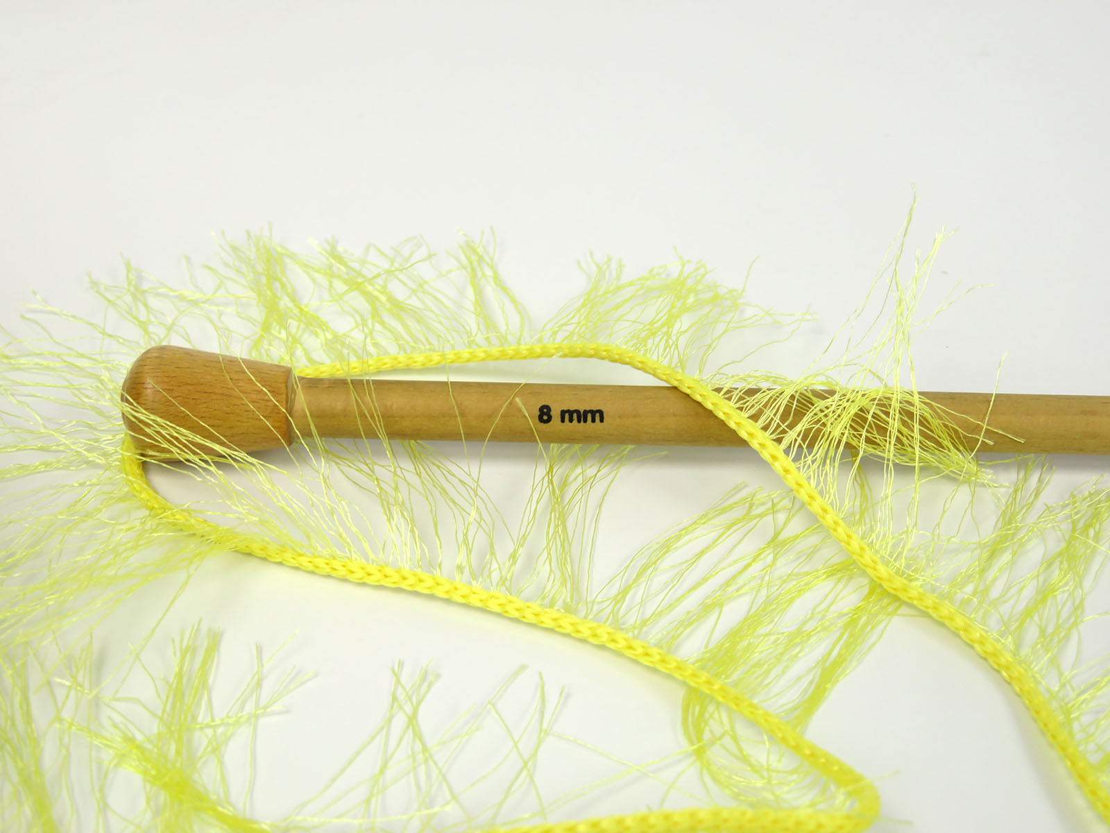 Eyelash Bulky Light Yellow Sku:fnt2-81829