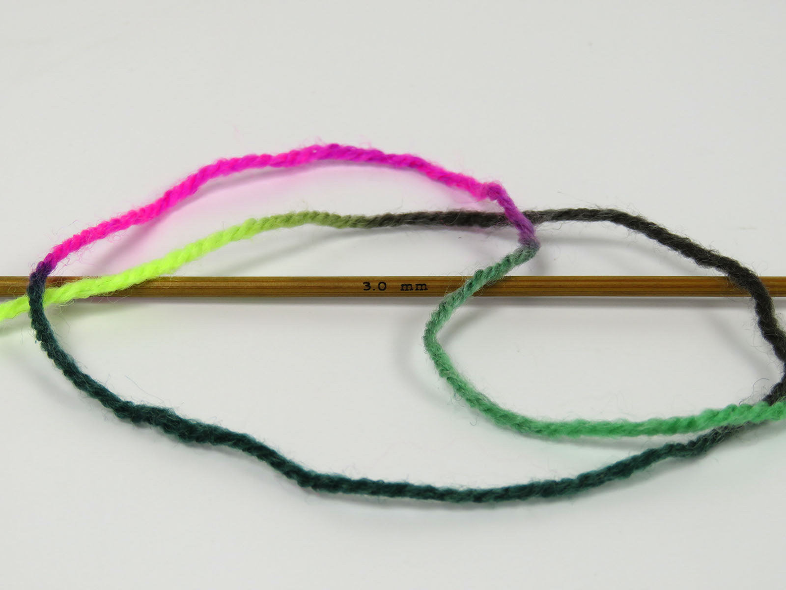 Wool Varicolor Light Green Shades, Fuchsia, Purple fnt2-81990