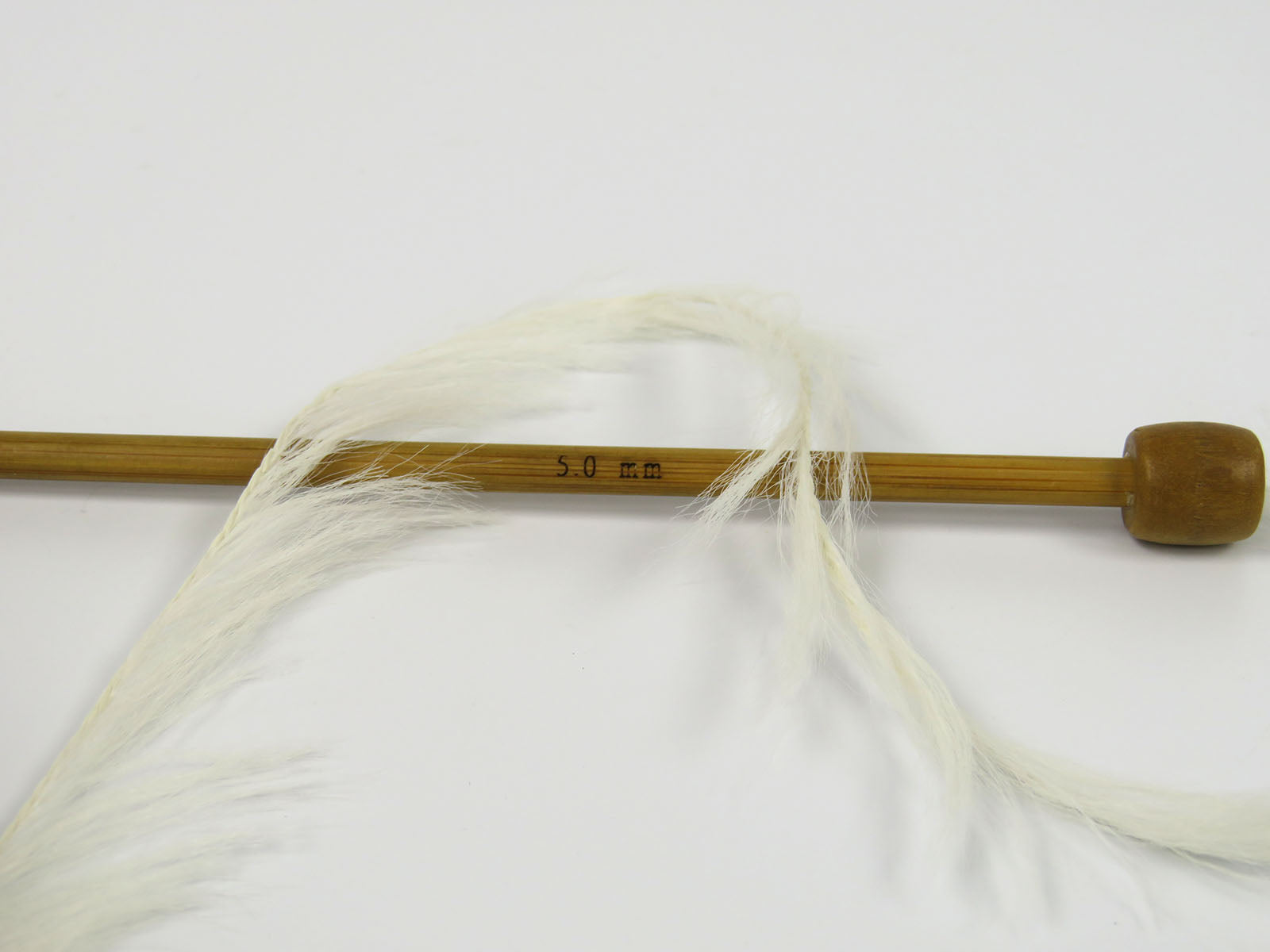 Faux Feather Light Beige Sku:fnt2-82036