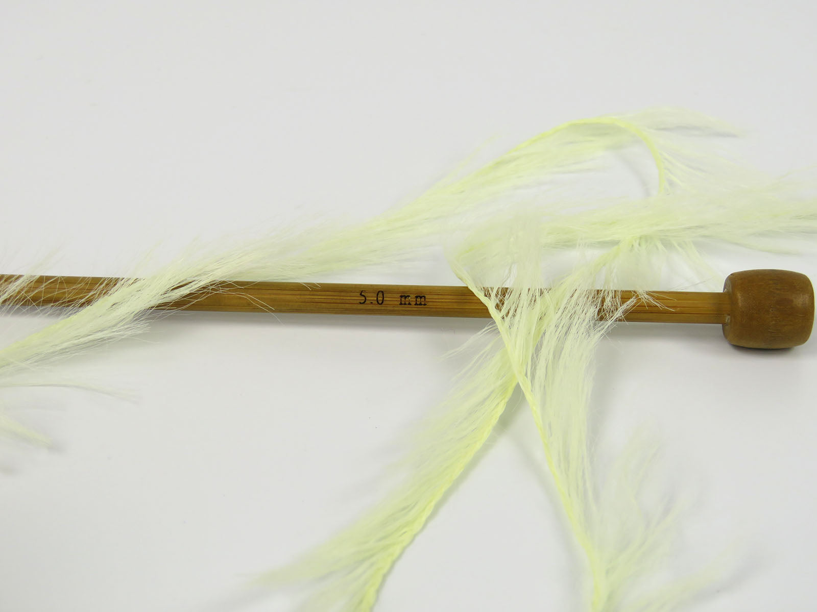 Faux Feather Light Yellow Sku:fnt2-82037