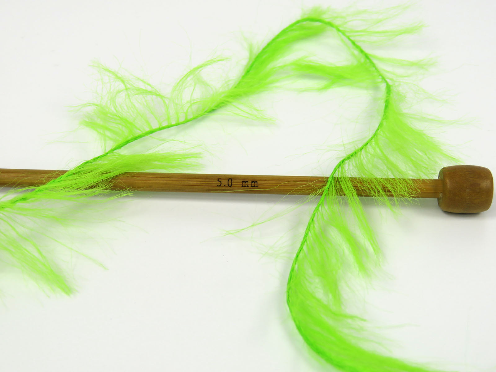 Faux Feather Pistachio Green Sku:fnt2-82043