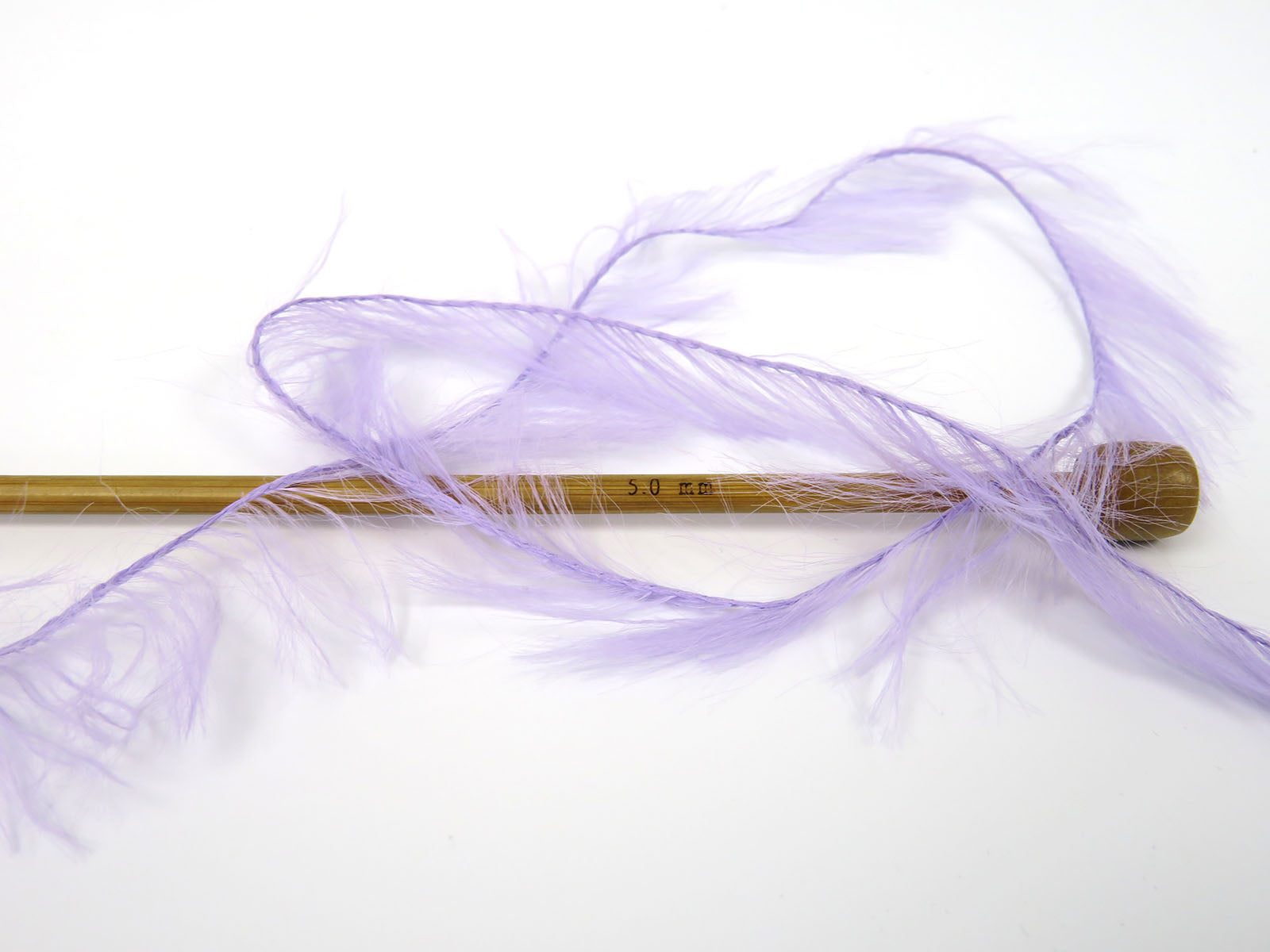 Faux Feather Lilac Sku:fnt2-82178