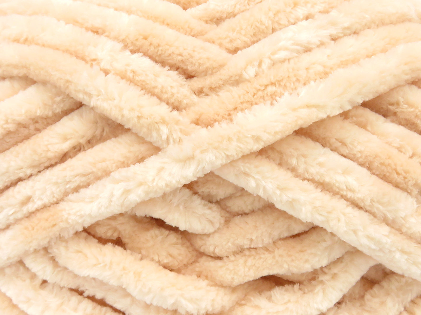 Chenille Superbulky Light Salmon fnt2-82922
