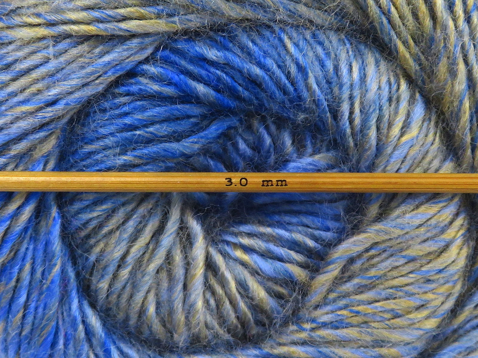 Cakes Magic Wool Blue Shades, Gold fnt2-84041