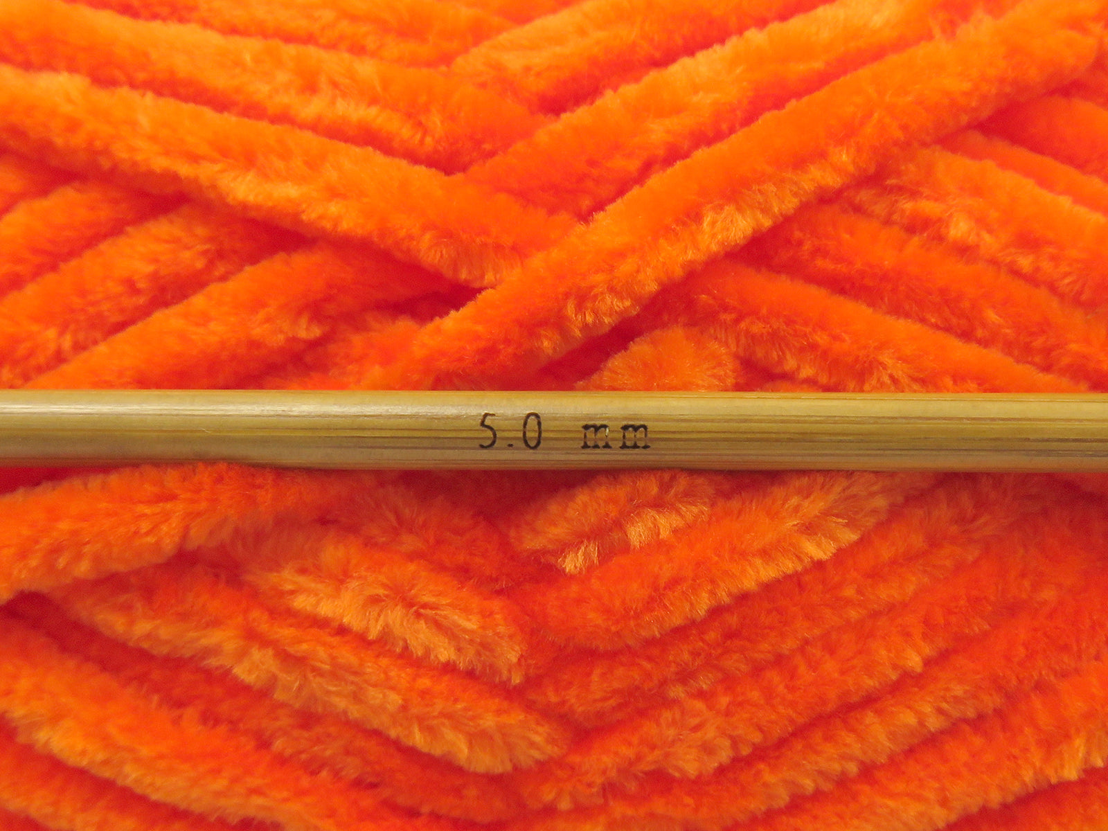 Chenille Baby Neon Orange fnt2-84077