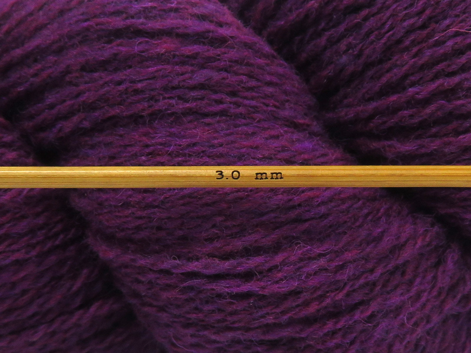 Shetland Wool Dark Purple fnt2-84184