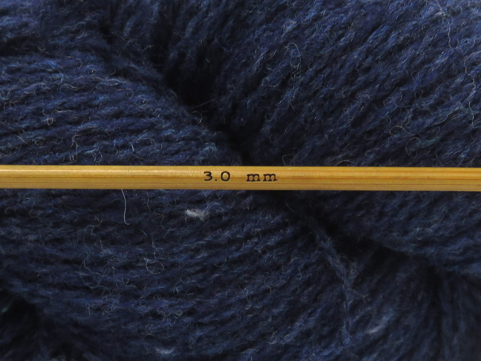 Shetland Wool Dark Blue Shades This product is made from 100% Shetland Island Wool. fnt2-84195