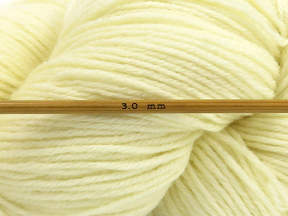 Hand Dyed Merino Extrafine Cream fnt2-84201