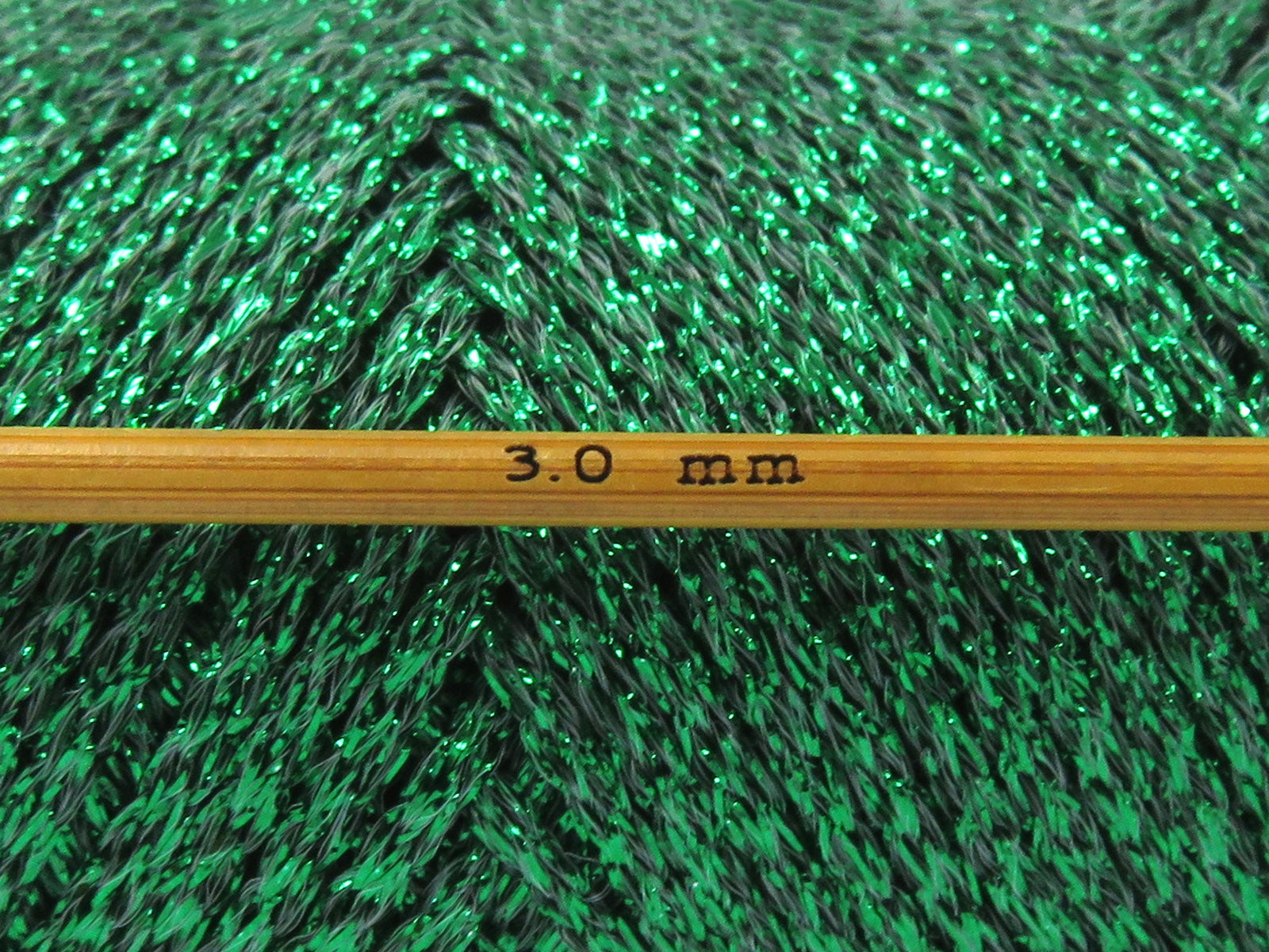Gleamy Grass Green fnt2-84258