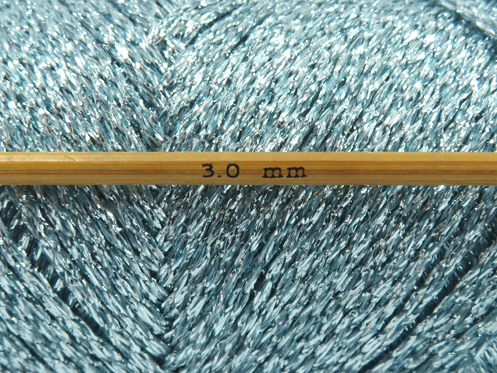 Gleamy Light Turquoise fnt2-84262